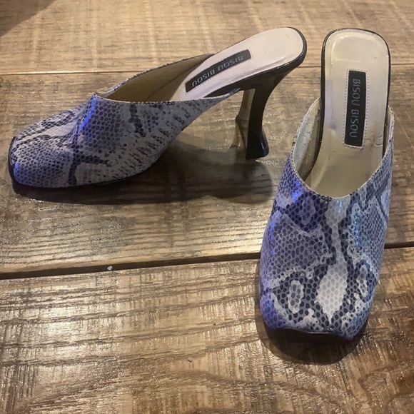 Bison Bisou snake skin mules, size 6 - Picture 2 of 5